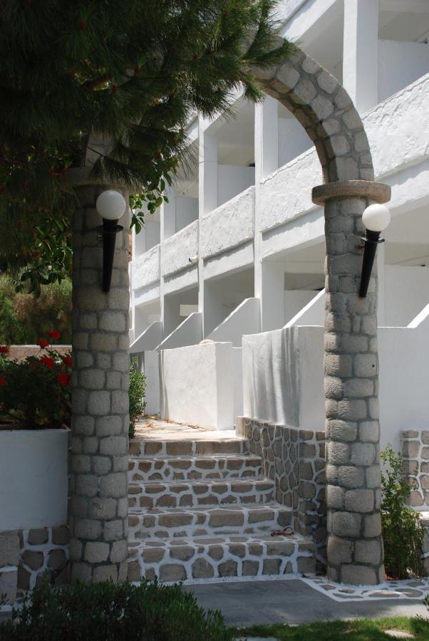 Lagada Beach Economy Hotel Adamantas  Exterior foto